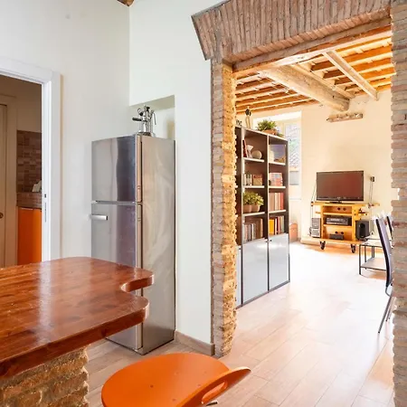 Maison Leo A Largo Argentina Рим